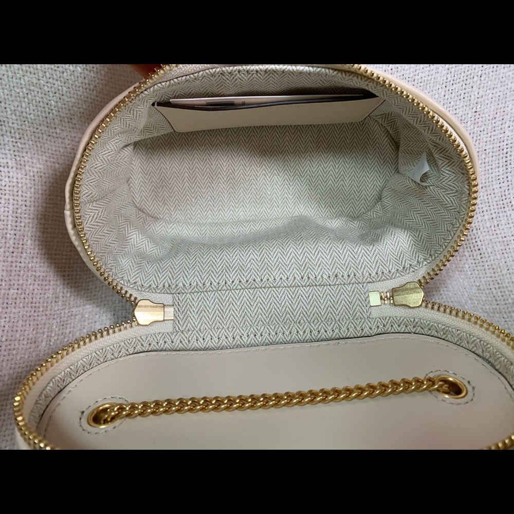 Tory Burch New Cream Quilted Leather Kira Chevron Mini Vanity Bag - BRAND NEW - Picture 8 of 16